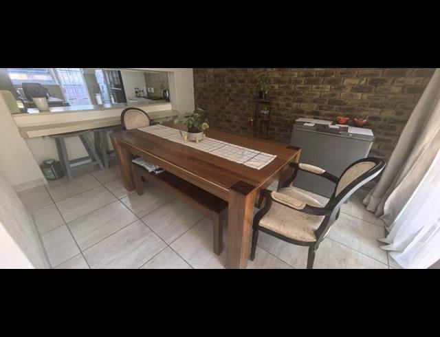 3 BEDROOM APARTMENT FOR SALE IN FLORIDA PARK